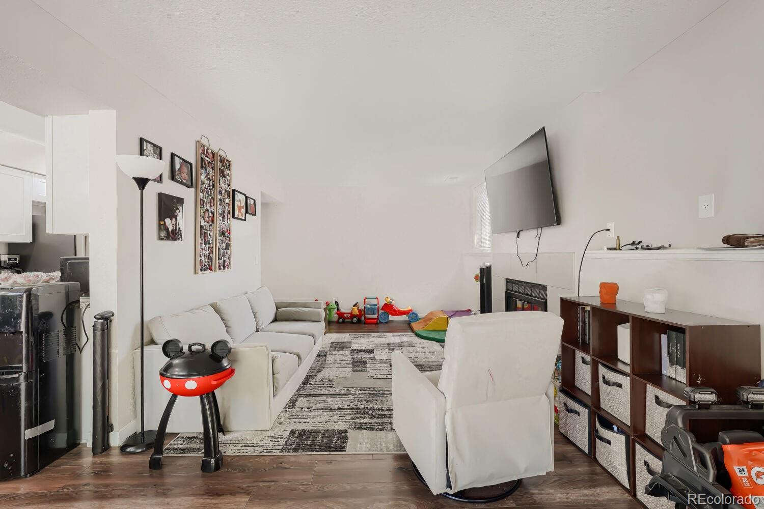MLS Image #3 for 17642 e loyola drive,aurora, Colorado
