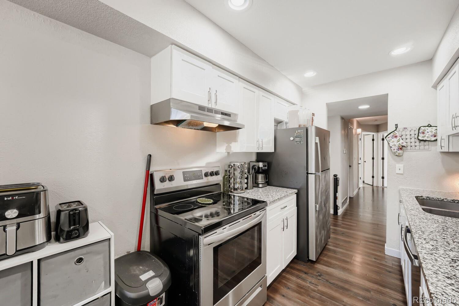 MLS Image #5 for 17642 e loyola drive,aurora, Colorado