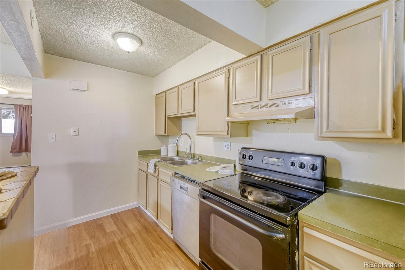 MLS Image #5 for 4641 s lowell boulevard b,denver, Colorado
