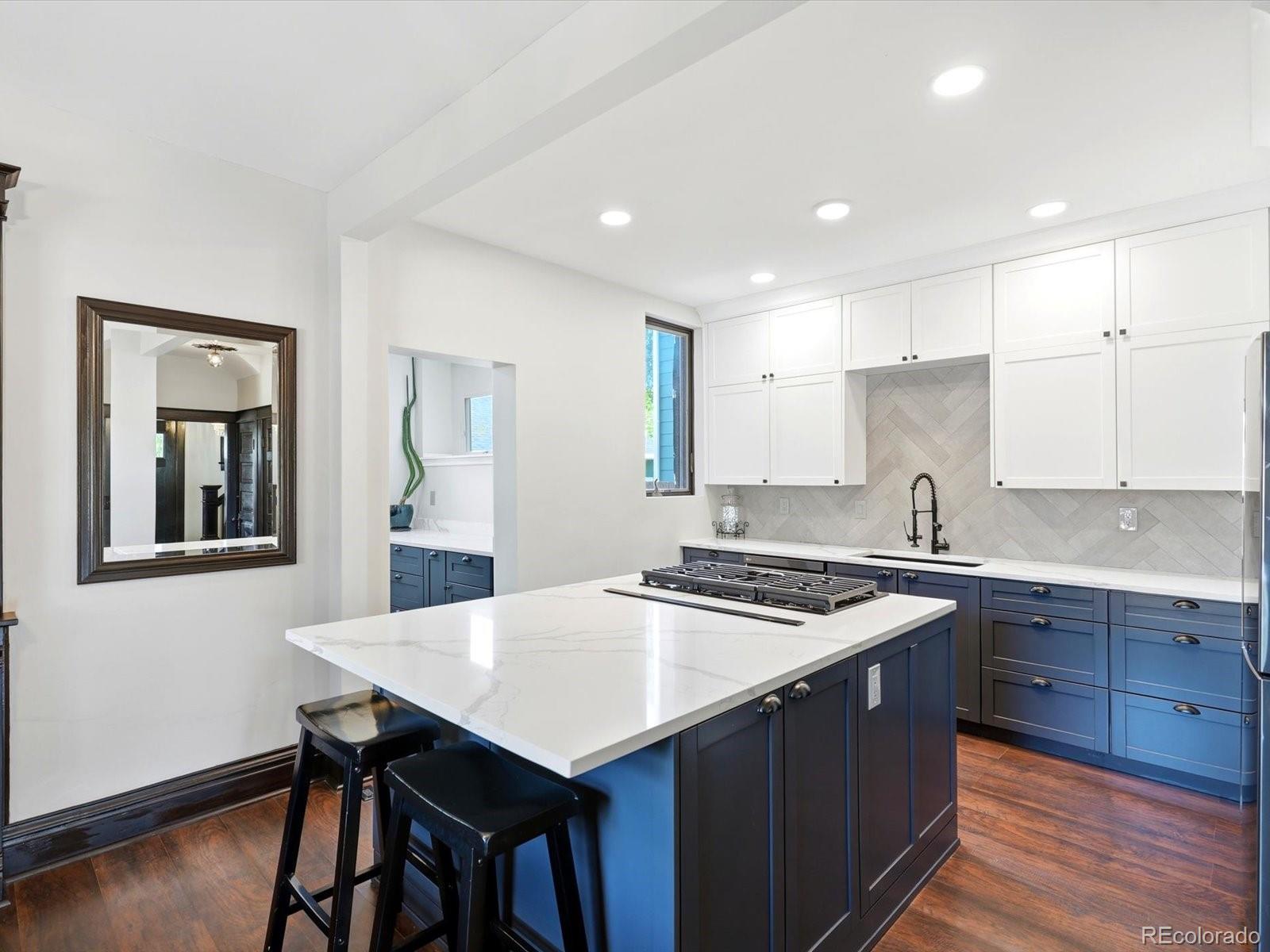 MLS Image #5 for 2556 n high street,denver, Colorado