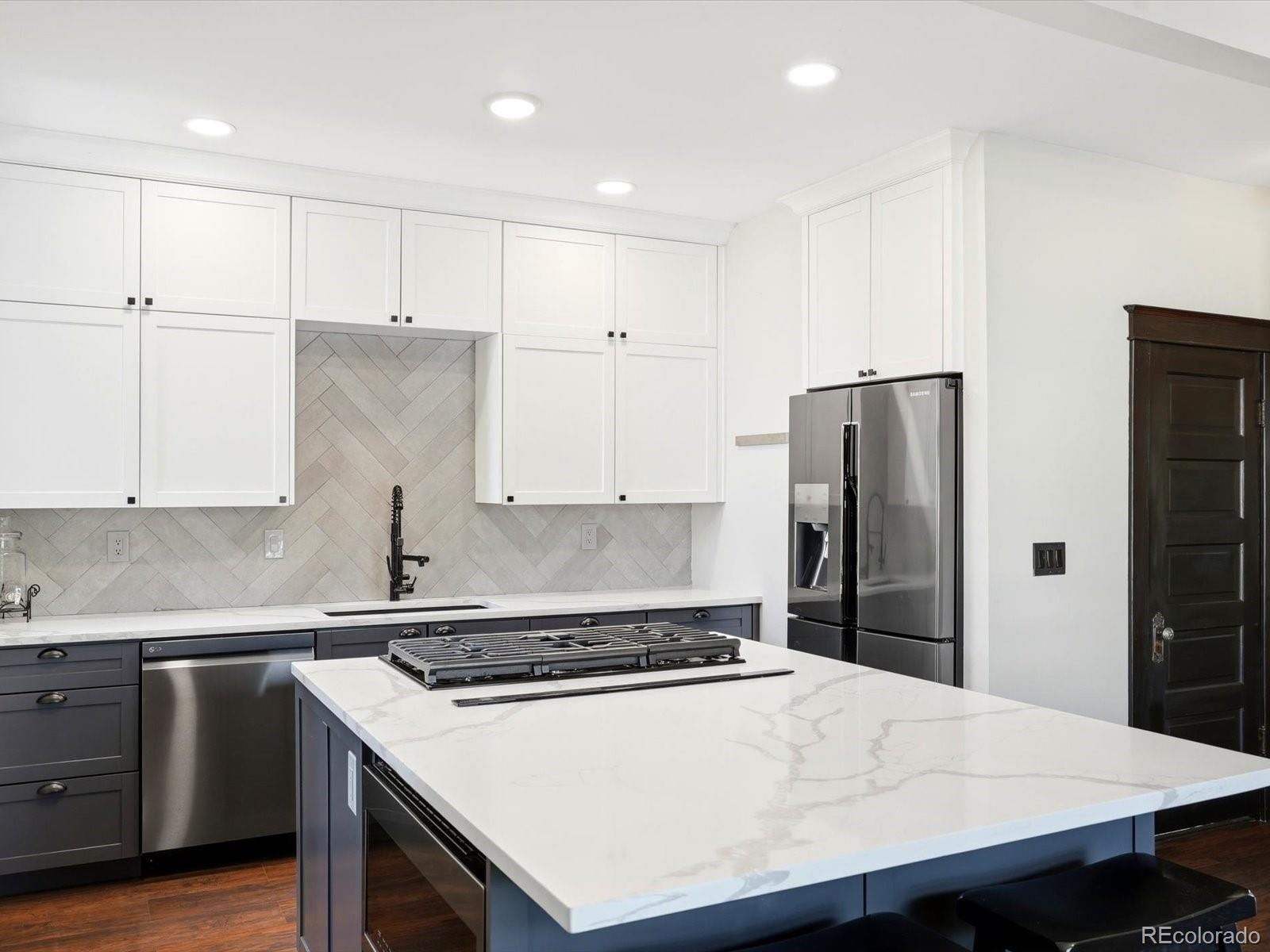 MLS Image #7 for 2556 n high street,denver, Colorado