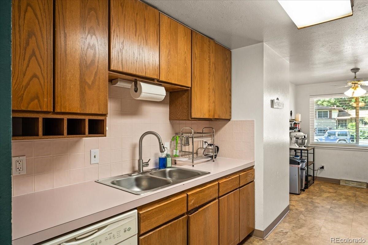 MLS Image #21 for 3062 s hobart way,denver, Colorado