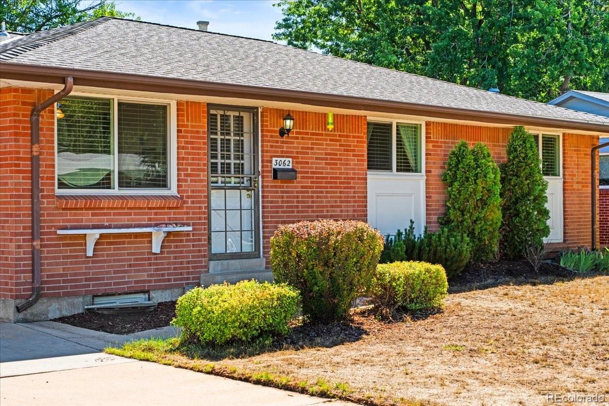 MLS Image #4 for 3062 s hobart way,denver, Colorado