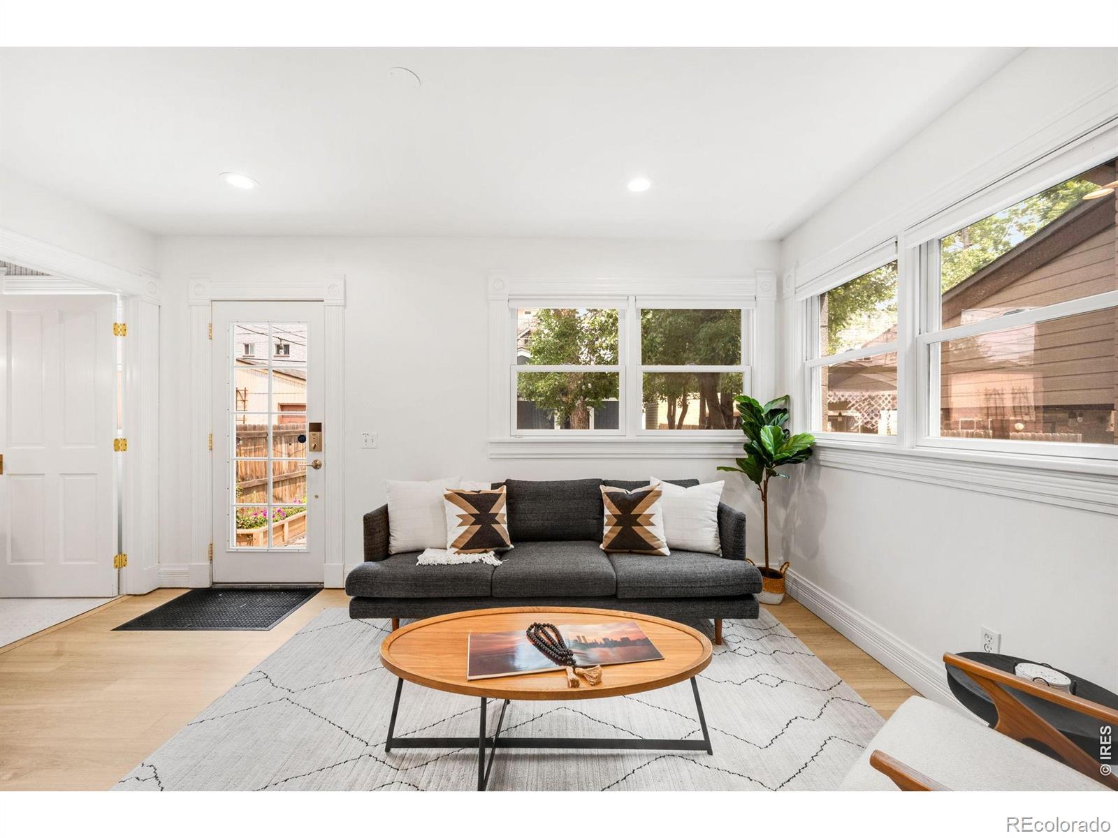 MLS Image #20 for 30 s grant street,denver, Colorado
