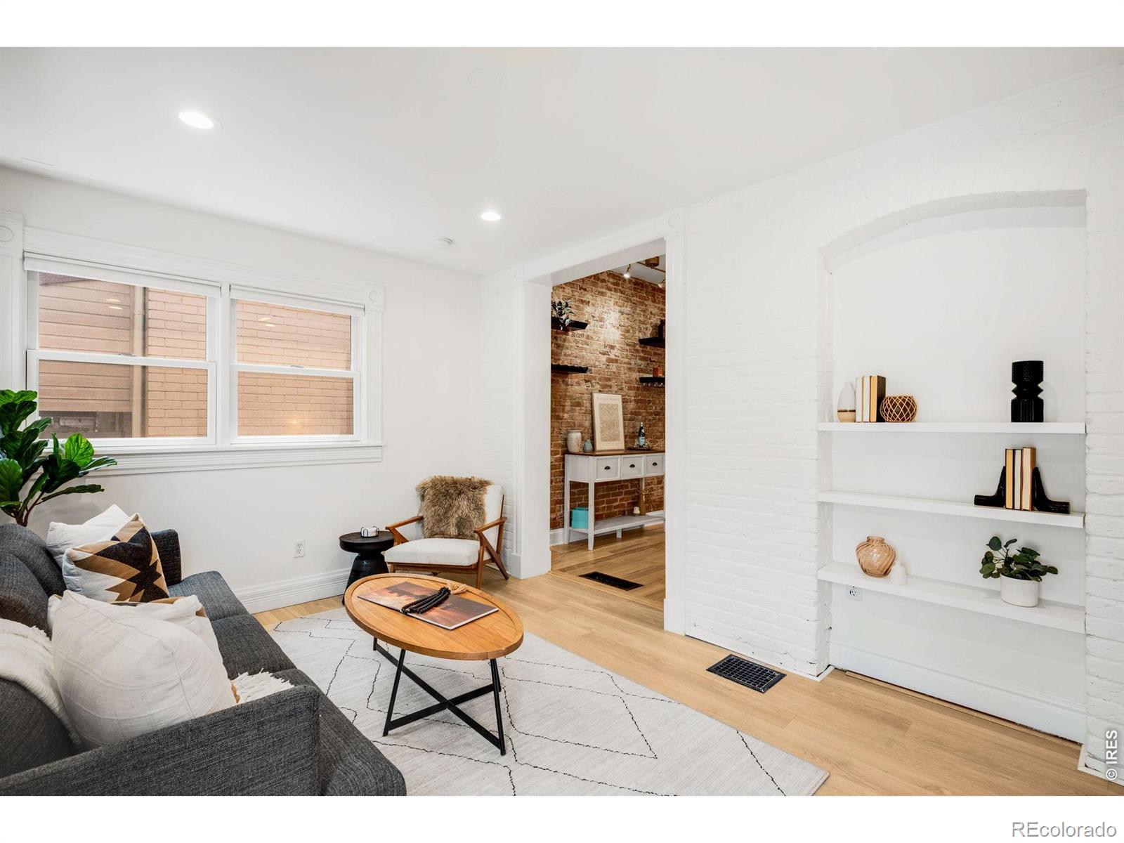 MLS Image #22 for 30 s grant street,denver, Colorado