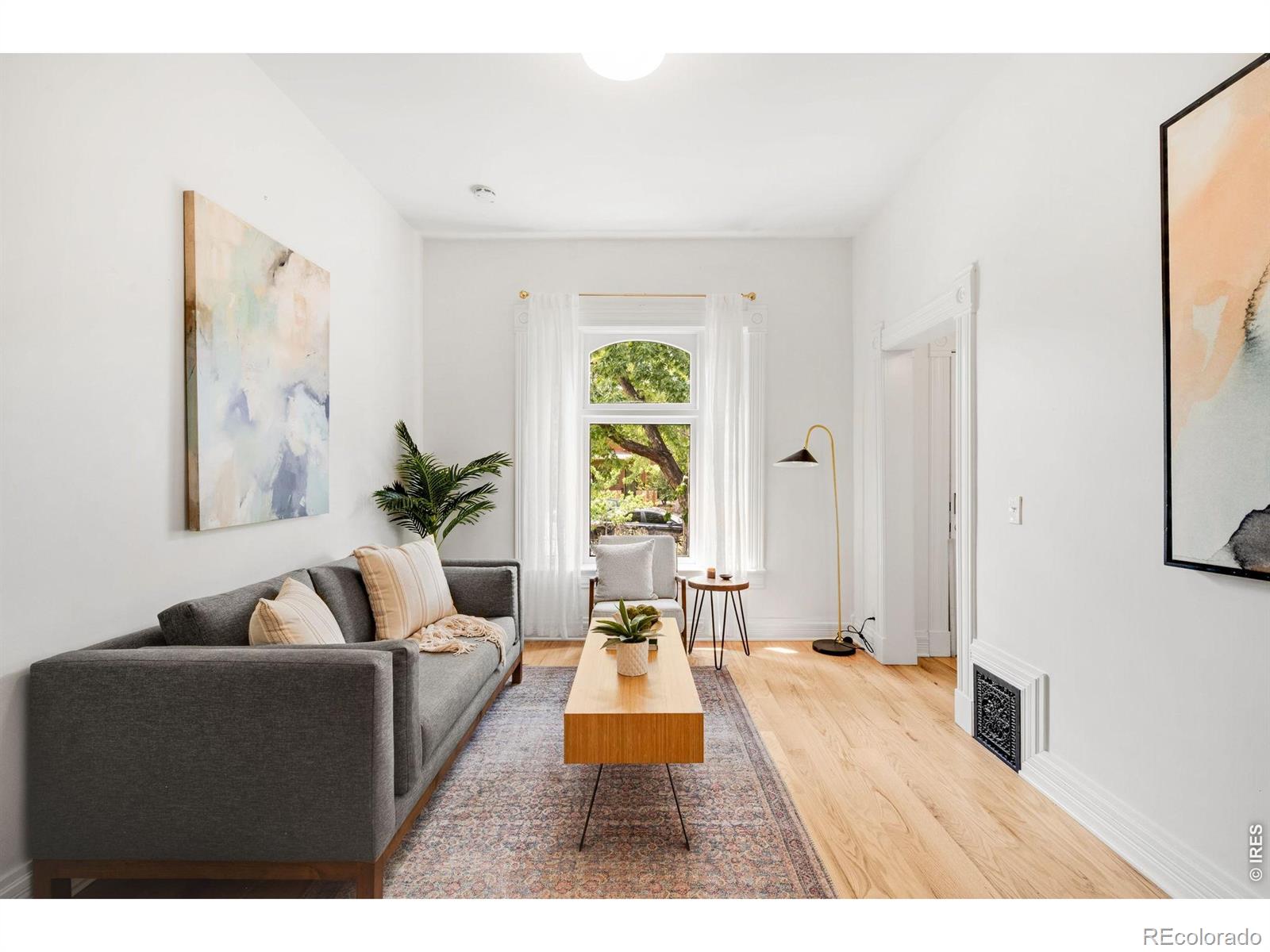 MLS Image #3 for 30 s grant street,denver, Colorado