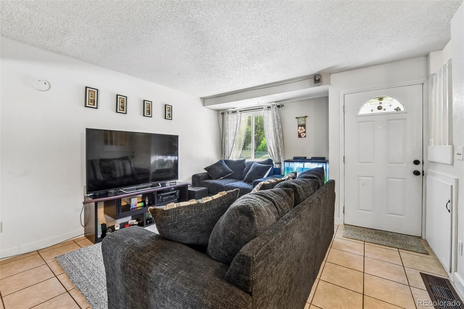MLS Image #3 for 4502 s pagosa circle,aurora, Colorado