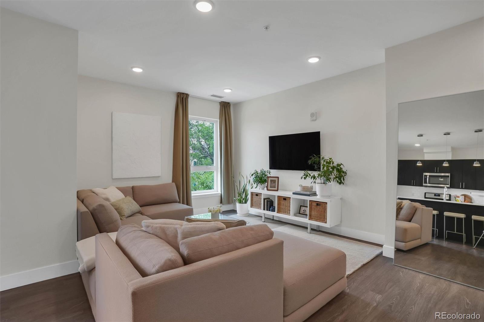 MLS Image #6 for 2374 s university boulevard,denver, Colorado