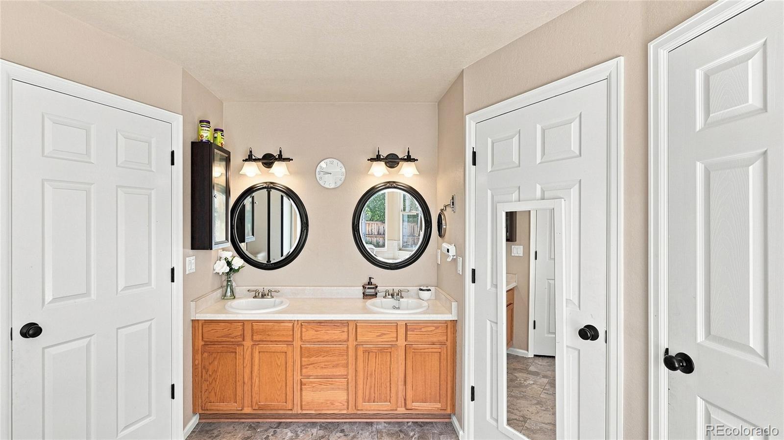 MLS Image #18 for 2918 s zeno way,aurora, Colorado