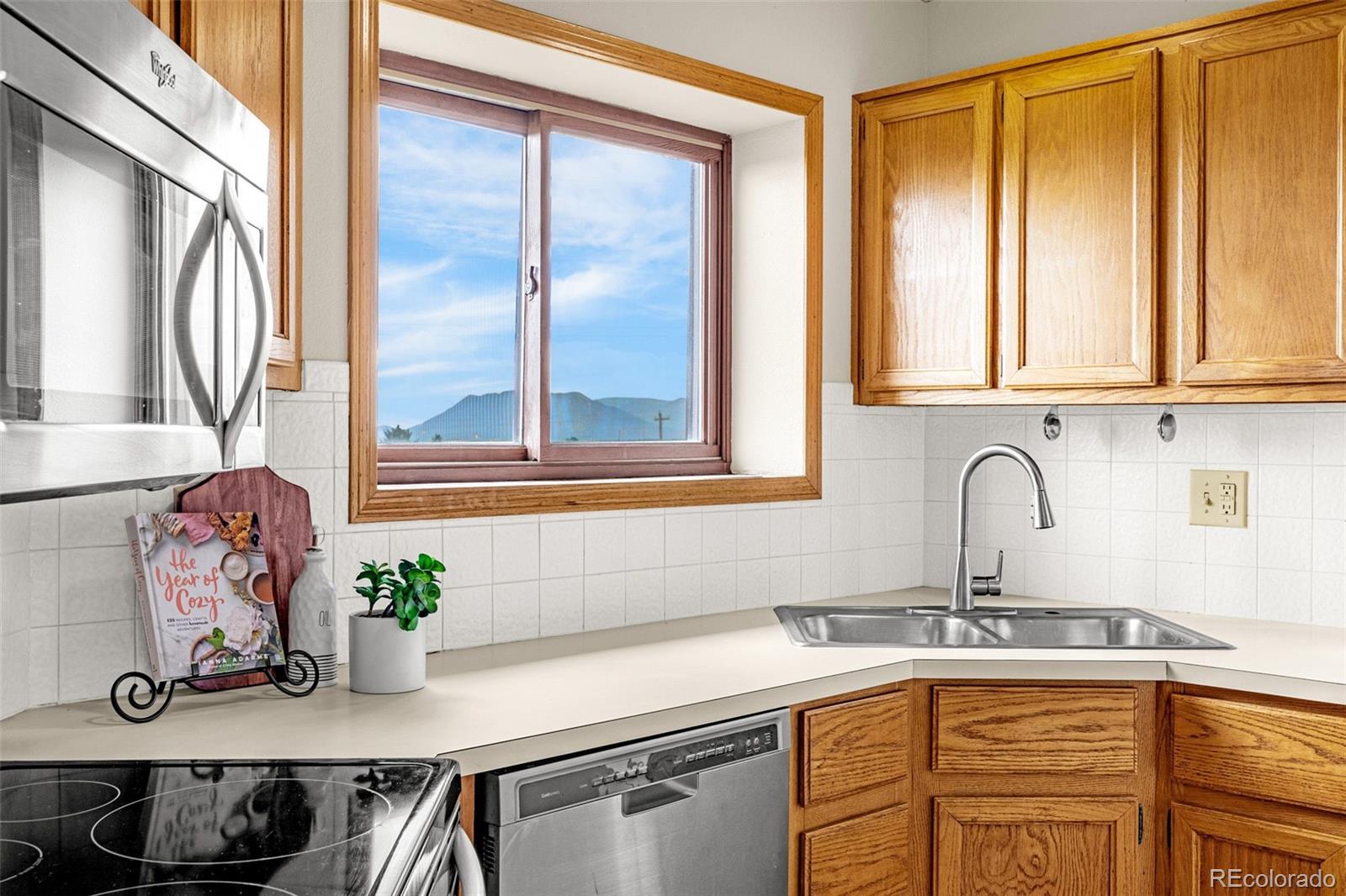 MLS Image #12 for 7448  alameda court,colorado springs, Colorado