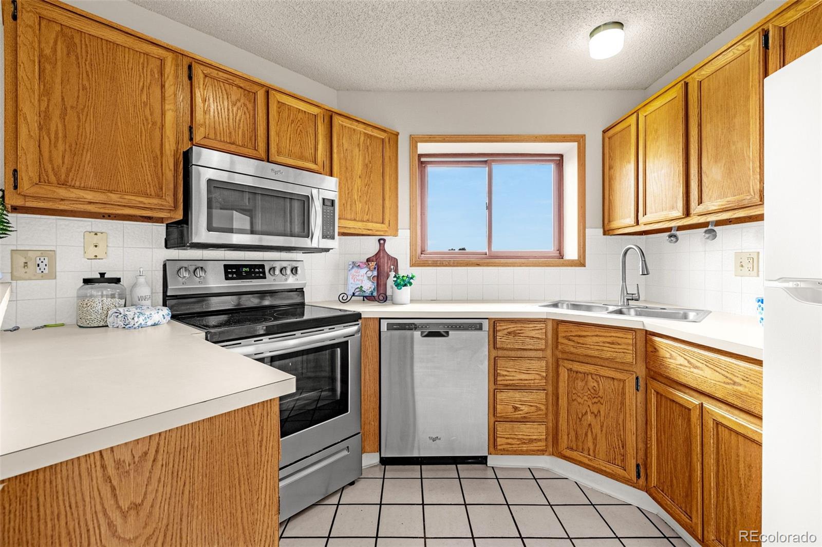 MLS Image #5 for 7448  alameda court,colorado springs, Colorado
