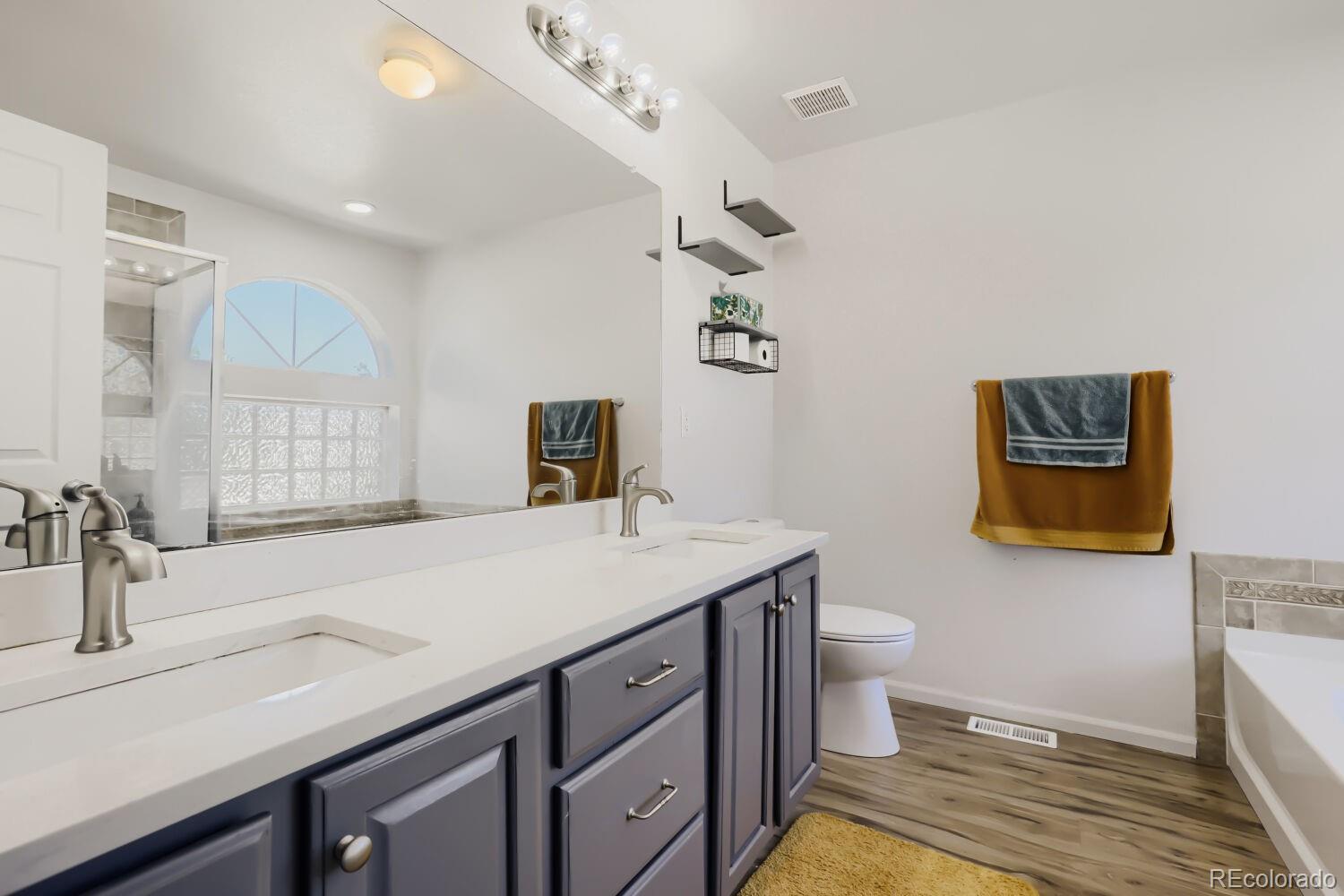 MLS Image #18 for 21497 e 53rd place,denver, Colorado
