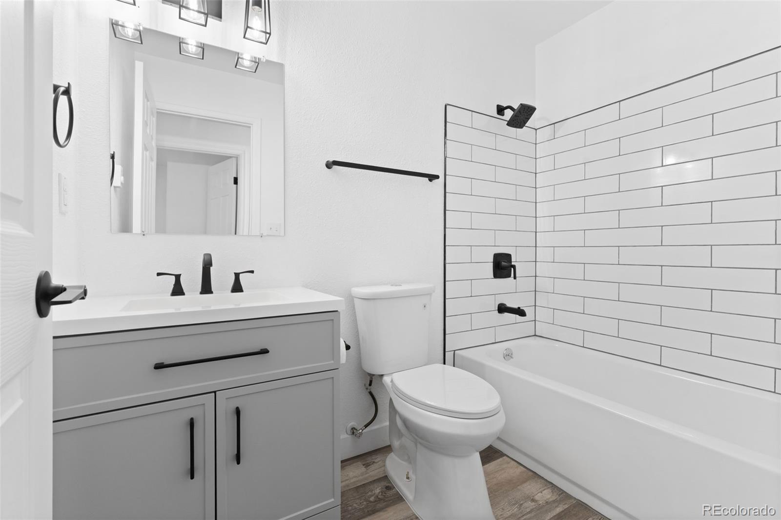 MLS Image #14 for 3864 s nucla street,aurora, Colorado