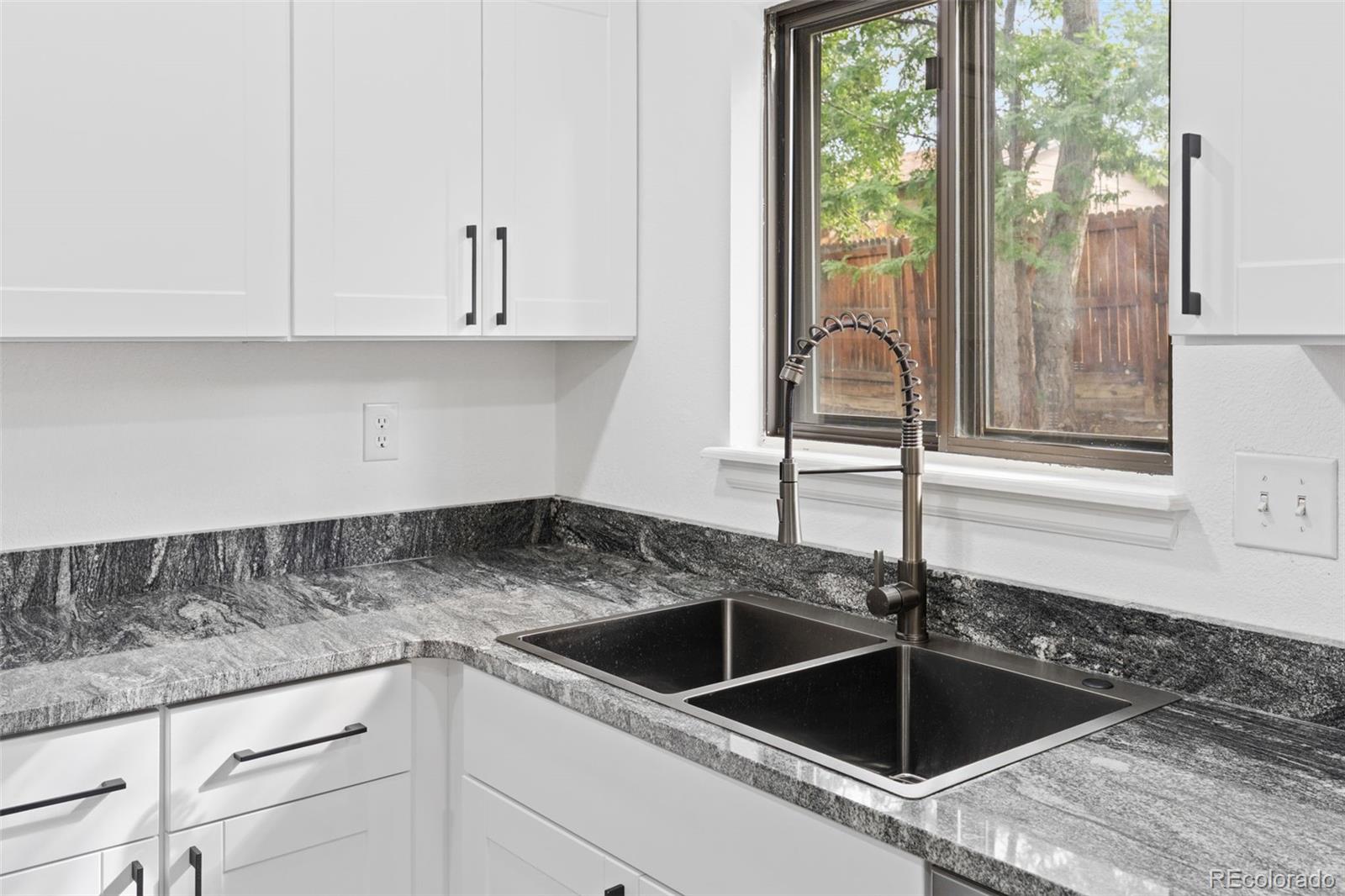 MLS Image #8 for 3864 s nucla street,aurora, Colorado