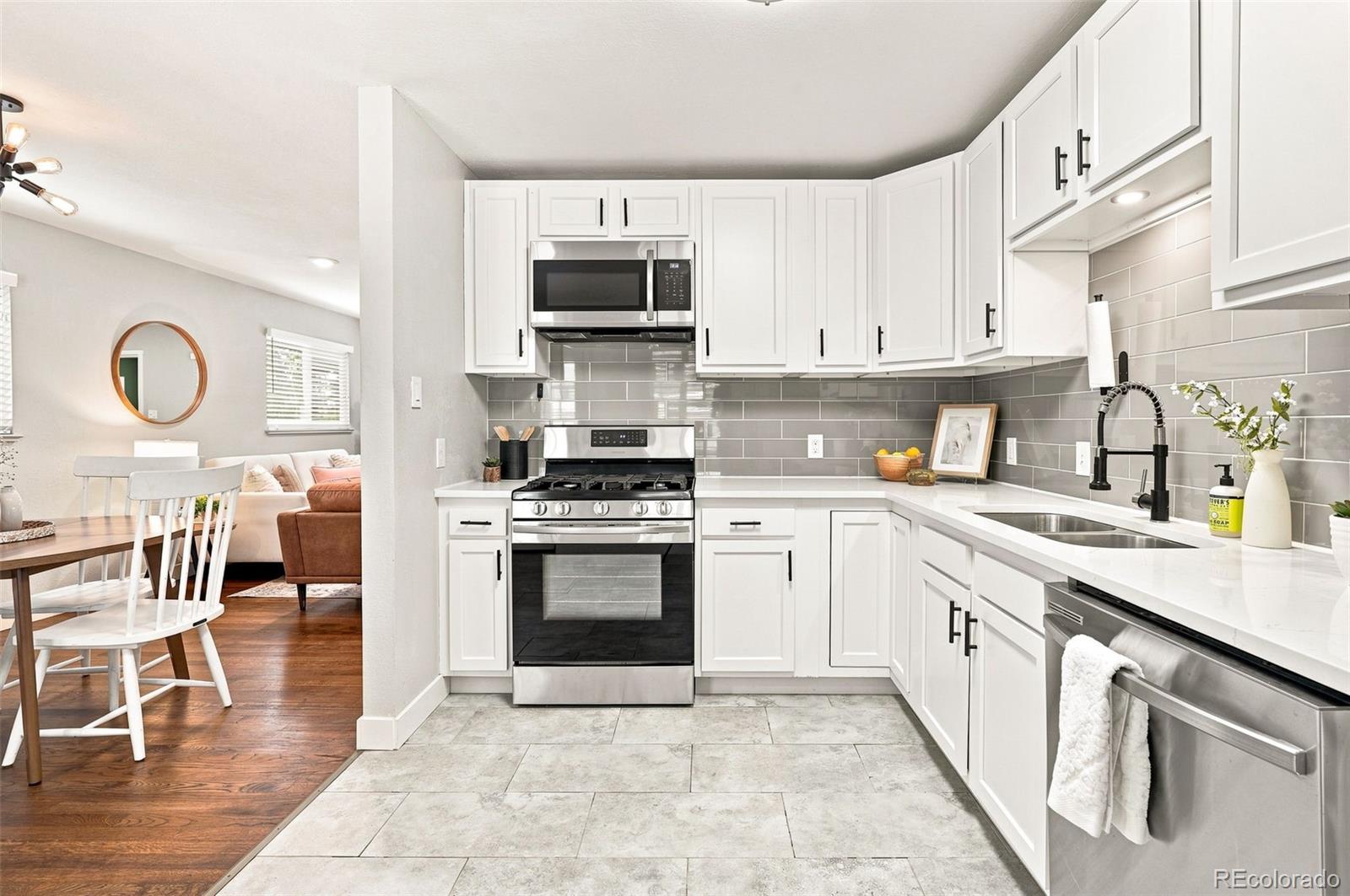 MLS Image #14 for 1908  akron street,aurora, Colorado