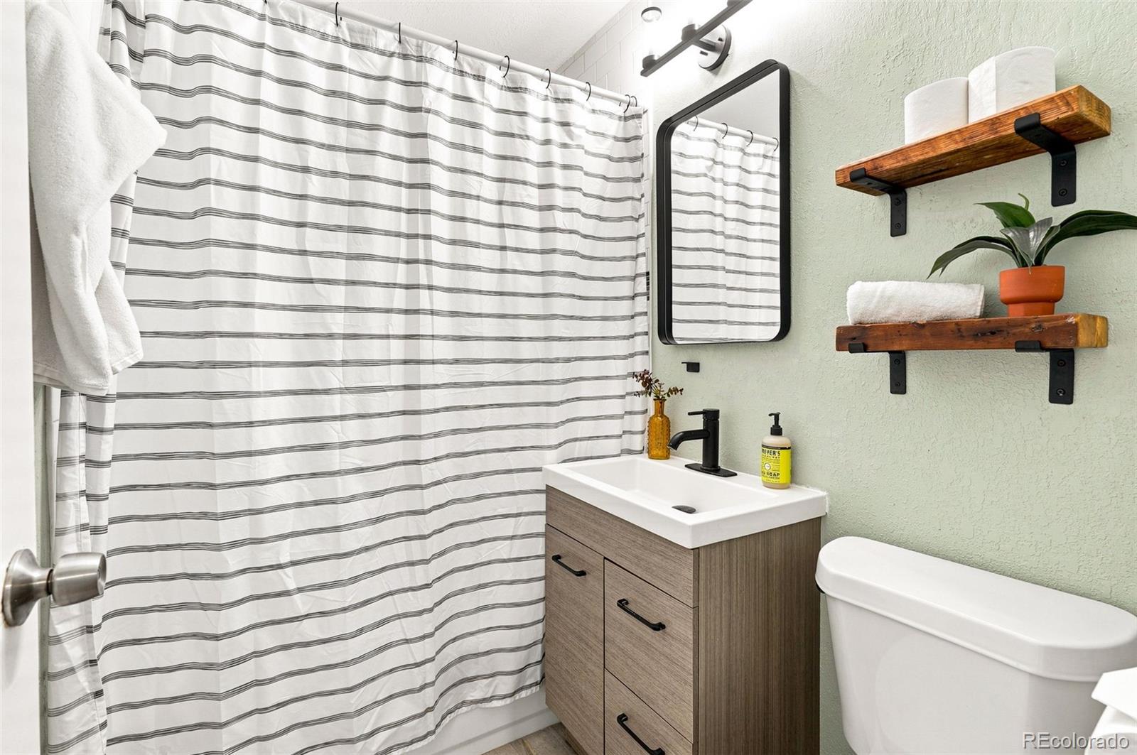 MLS Image #25 for 1908  akron street,aurora, Colorado