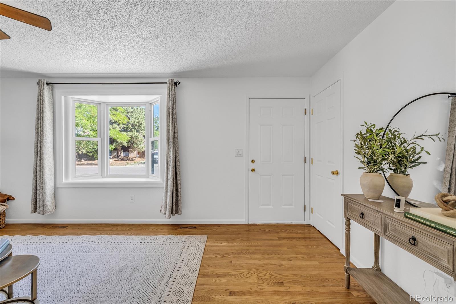 MLS Image #11 for 16298 e bates drive,aurora, Colorado