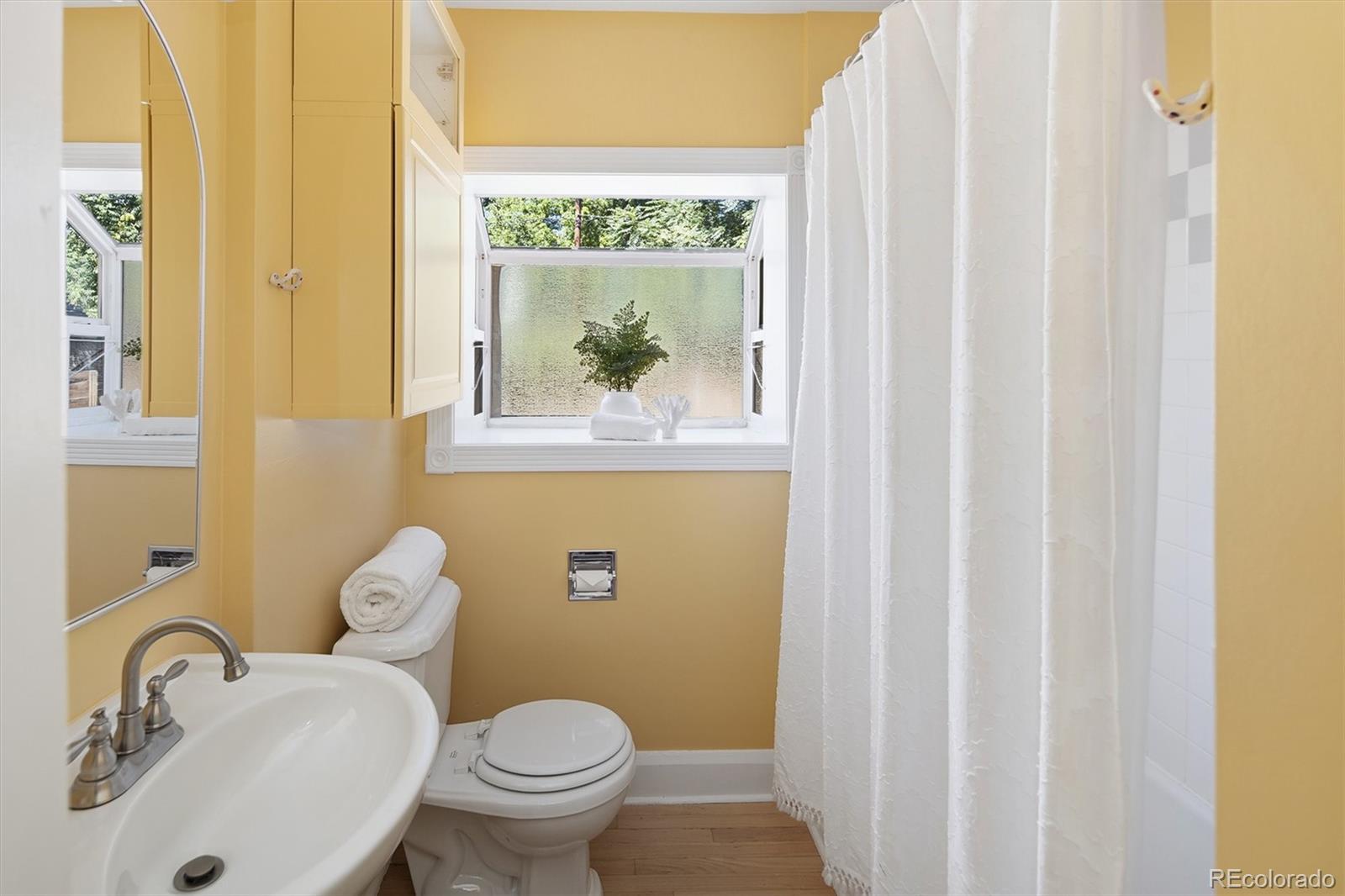 MLS Image #14 for 635  holly street,denver, Colorado