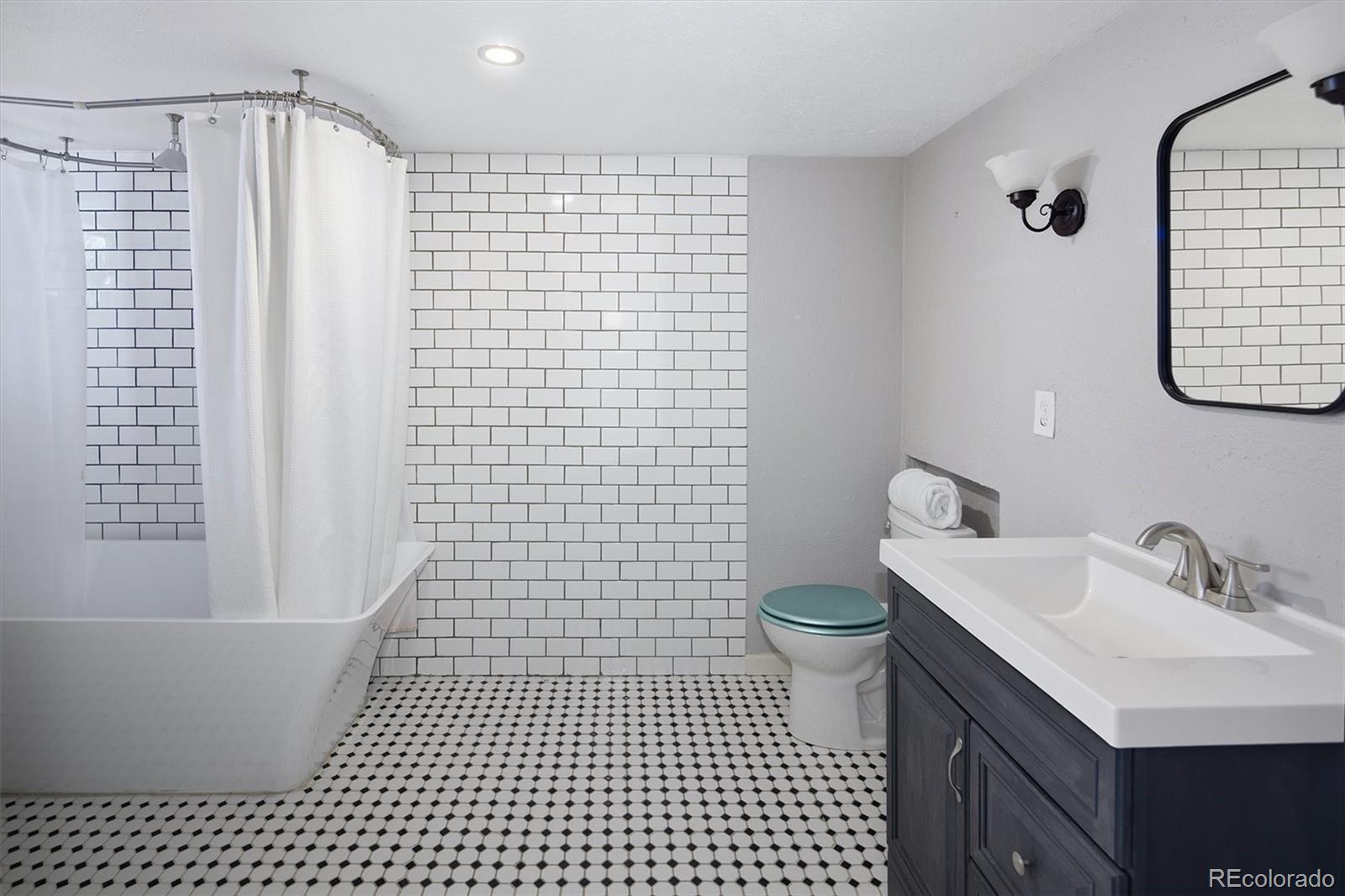 MLS Image #20 for 635  holly street,denver, Colorado