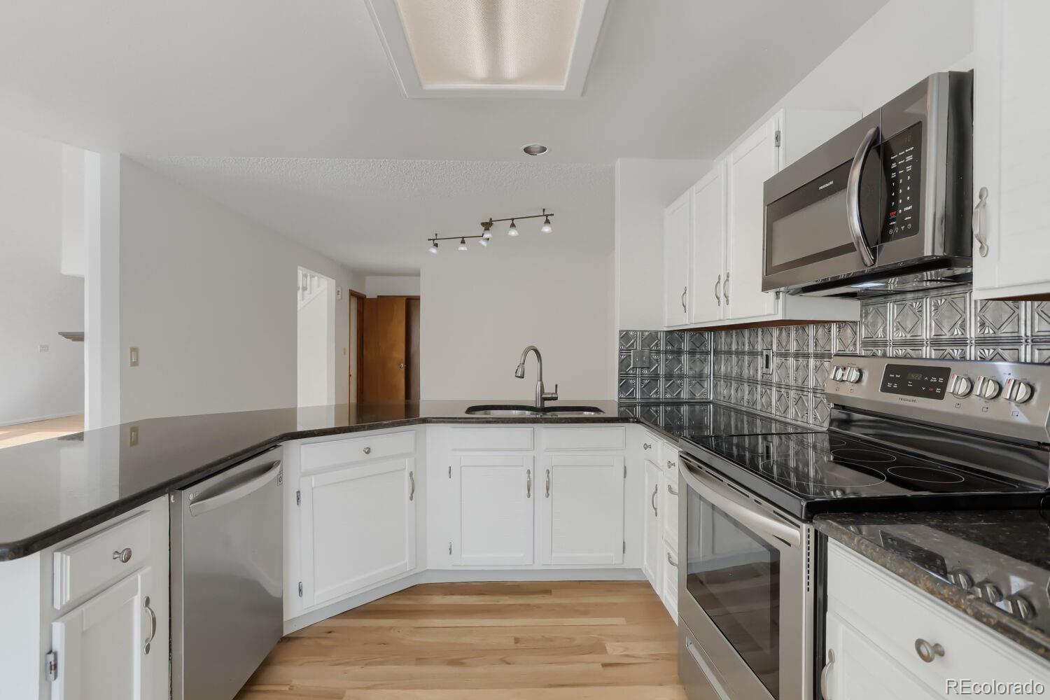 MLS Image #13 for 4927 s eagle circle,aurora, Colorado