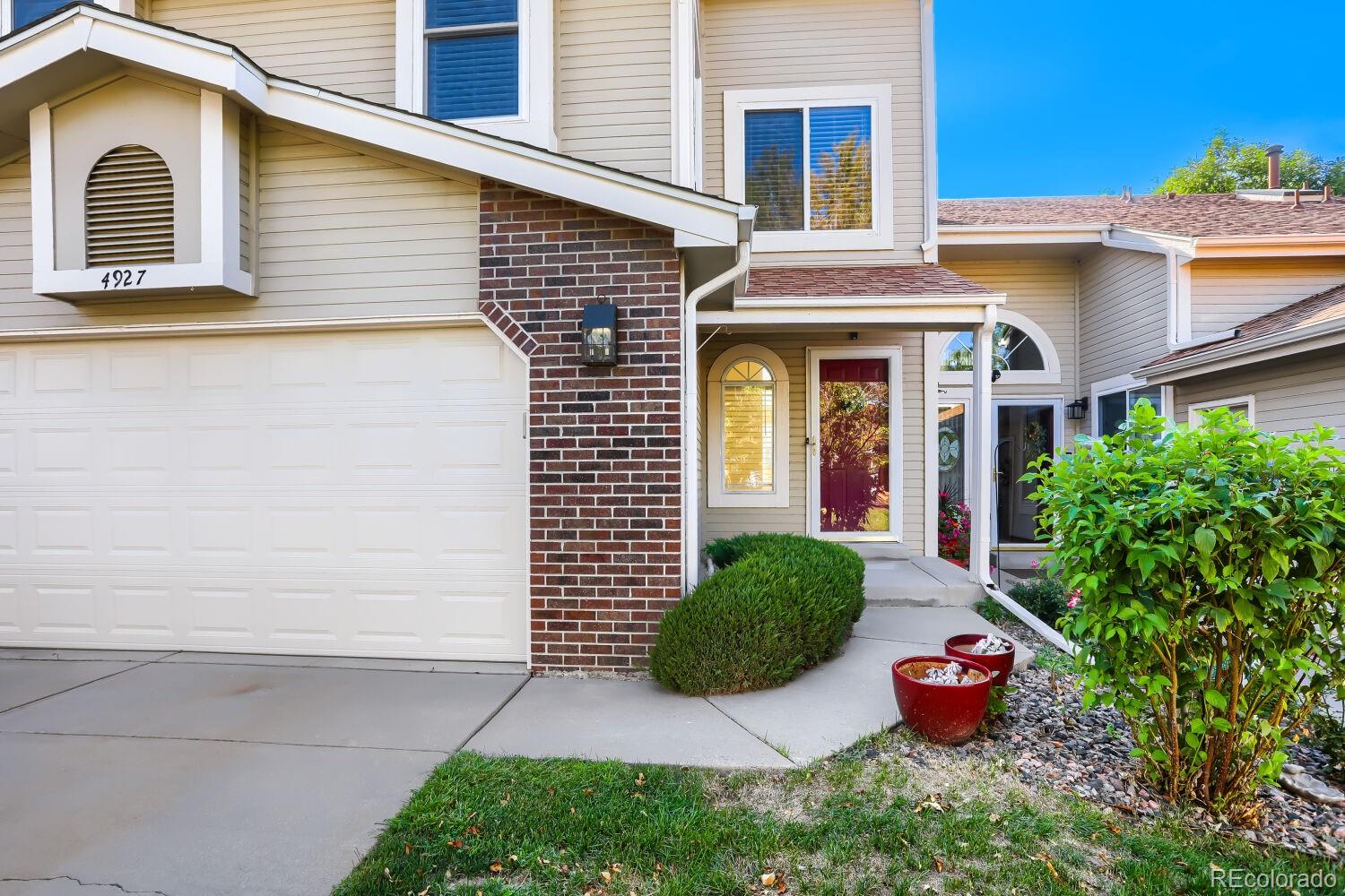 MLS Image #2 for 4927 s eagle circle,aurora, Colorado