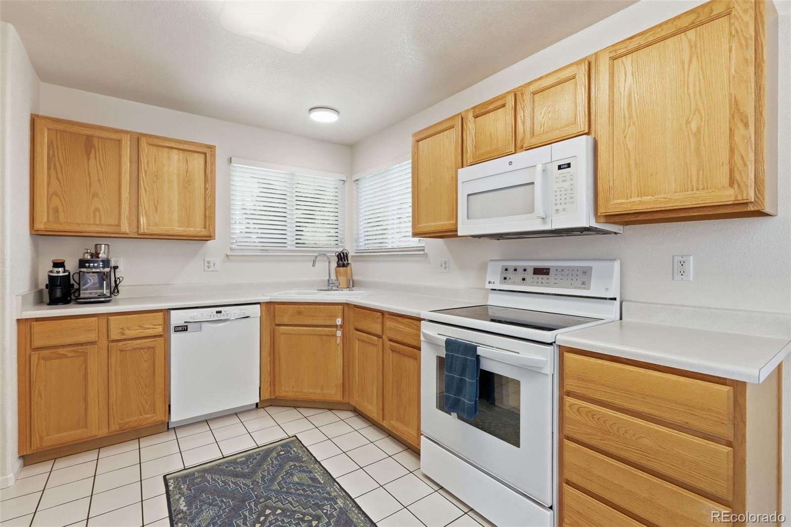 MLS Image #5 for 8814 s field court,littleton, Colorado