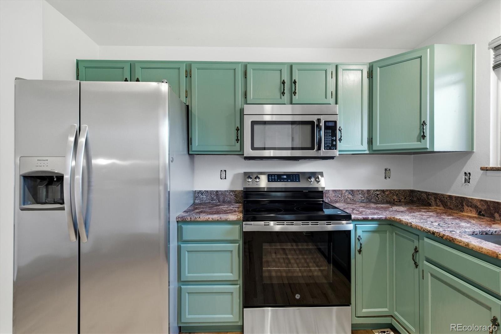 MLS Image #14 for 12439 w 84th drive,arvada, Colorado