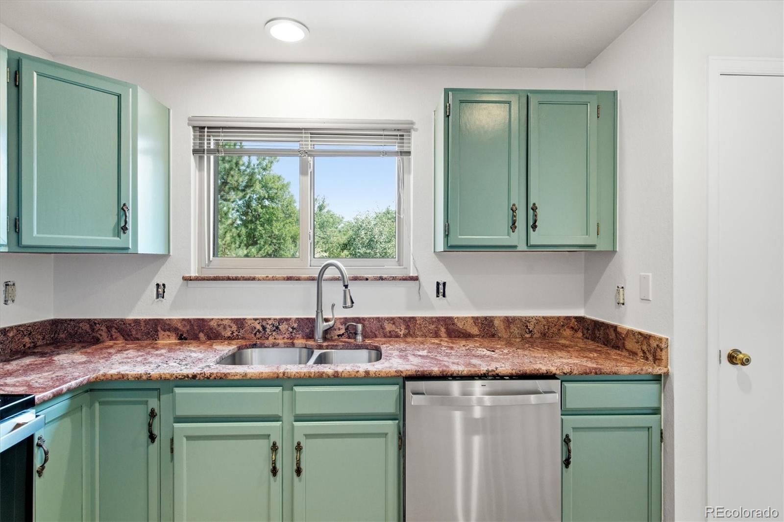 MLS Image #15 for 12439 w 84th drive,arvada, Colorado