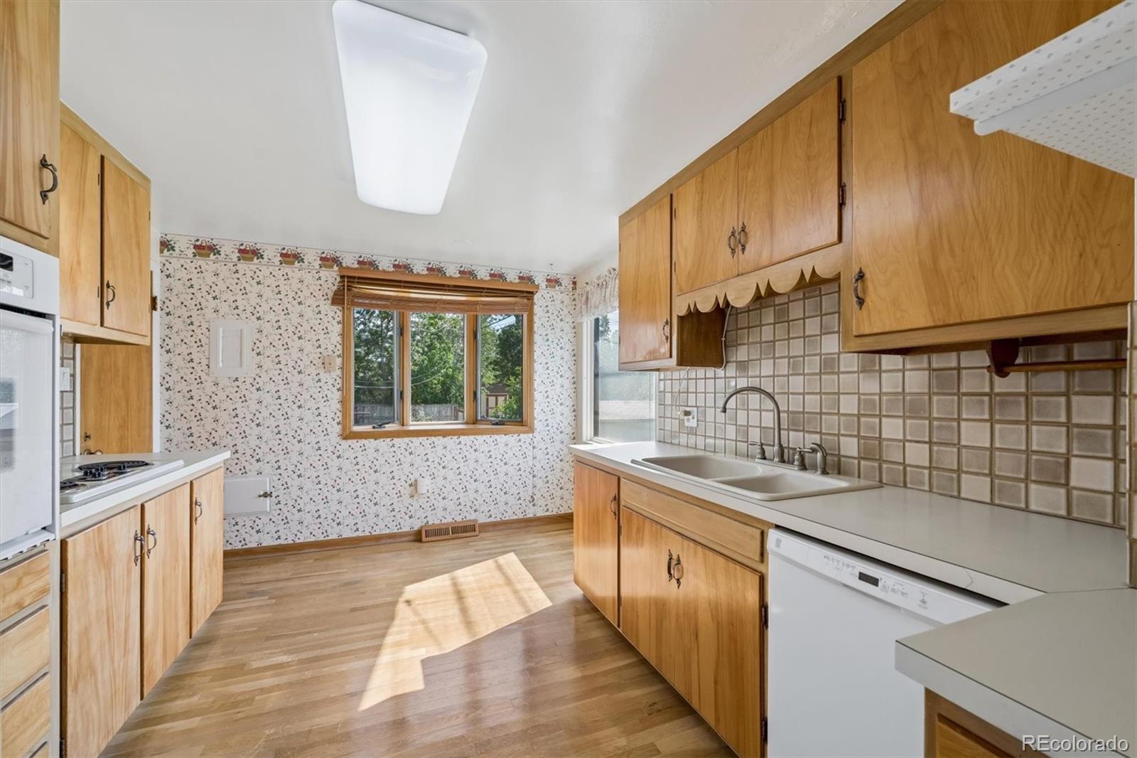 MLS Image #11 for 1662 w lake place,littleton, Colorado