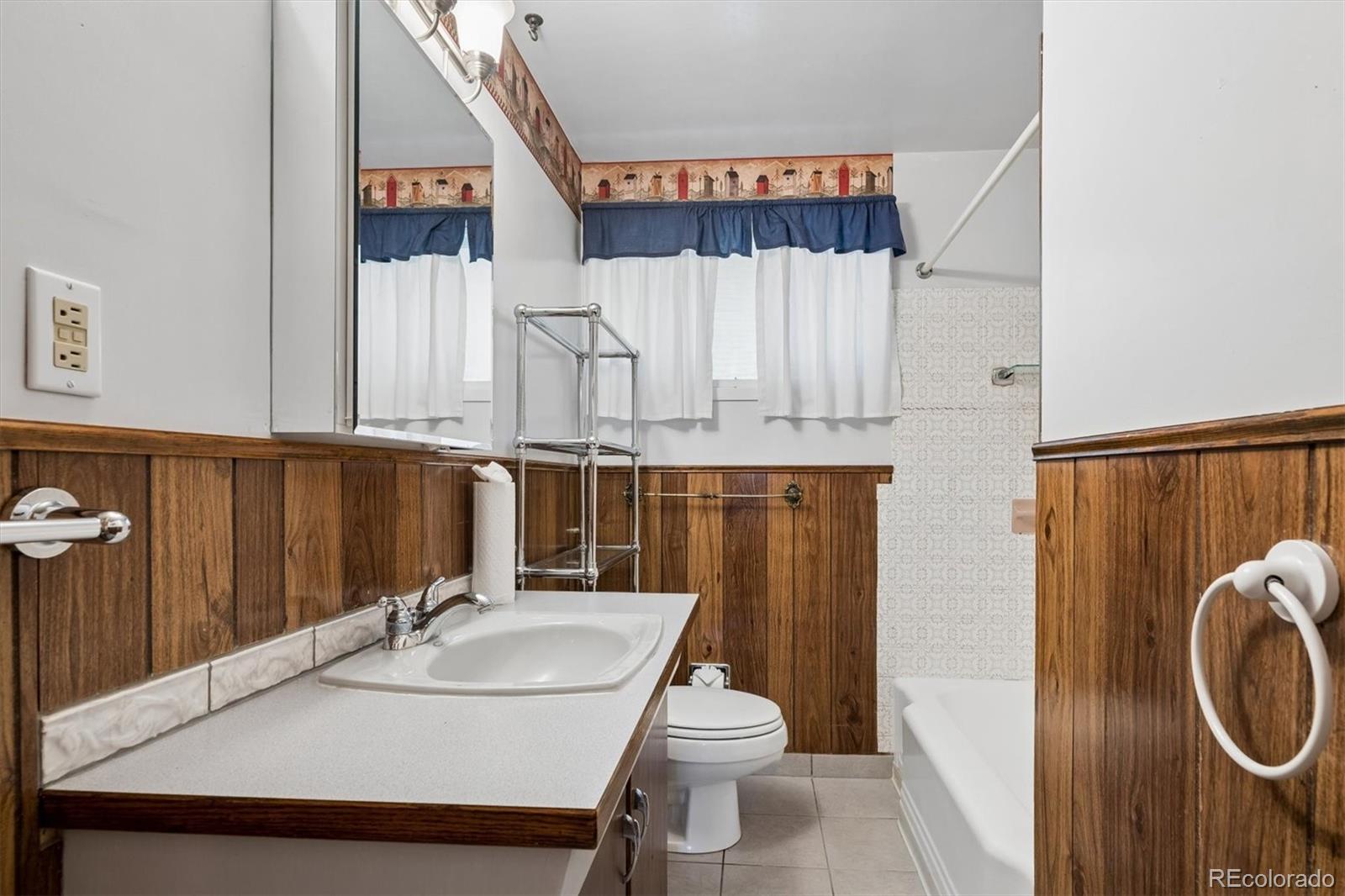 MLS Image #14 for 1662 w lake place,littleton, Colorado
