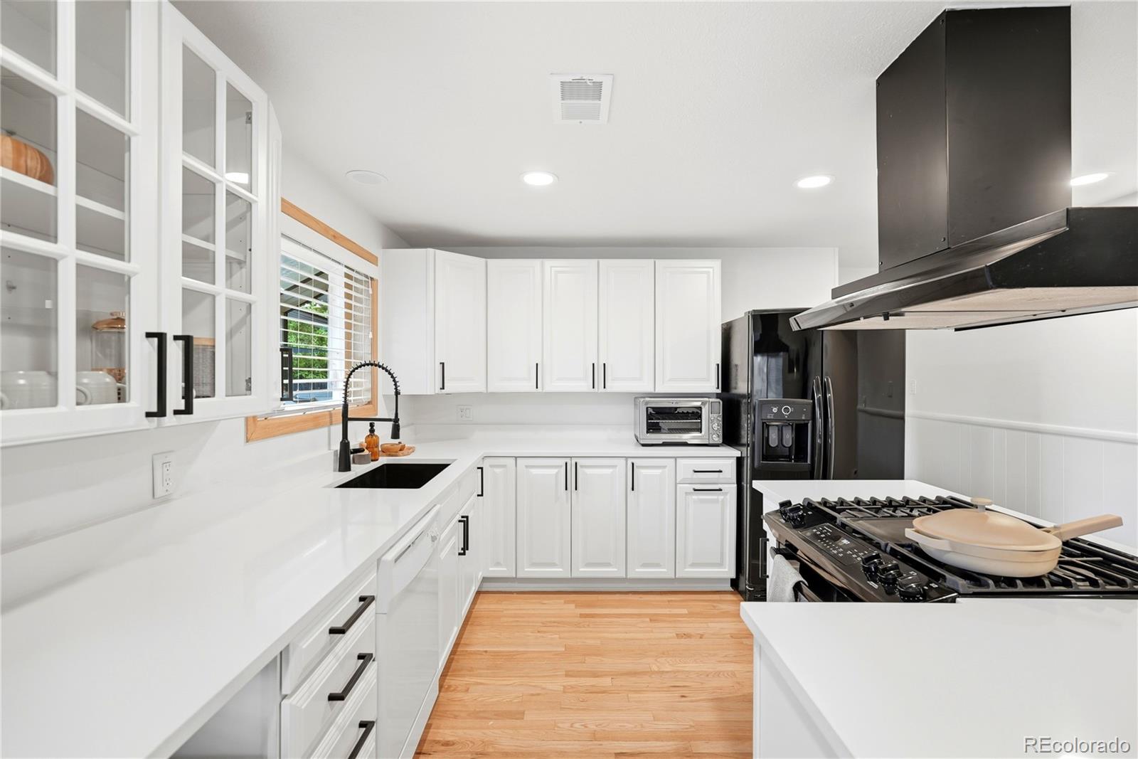 MLS Image #6 for 2779 s meade street,denver, Colorado