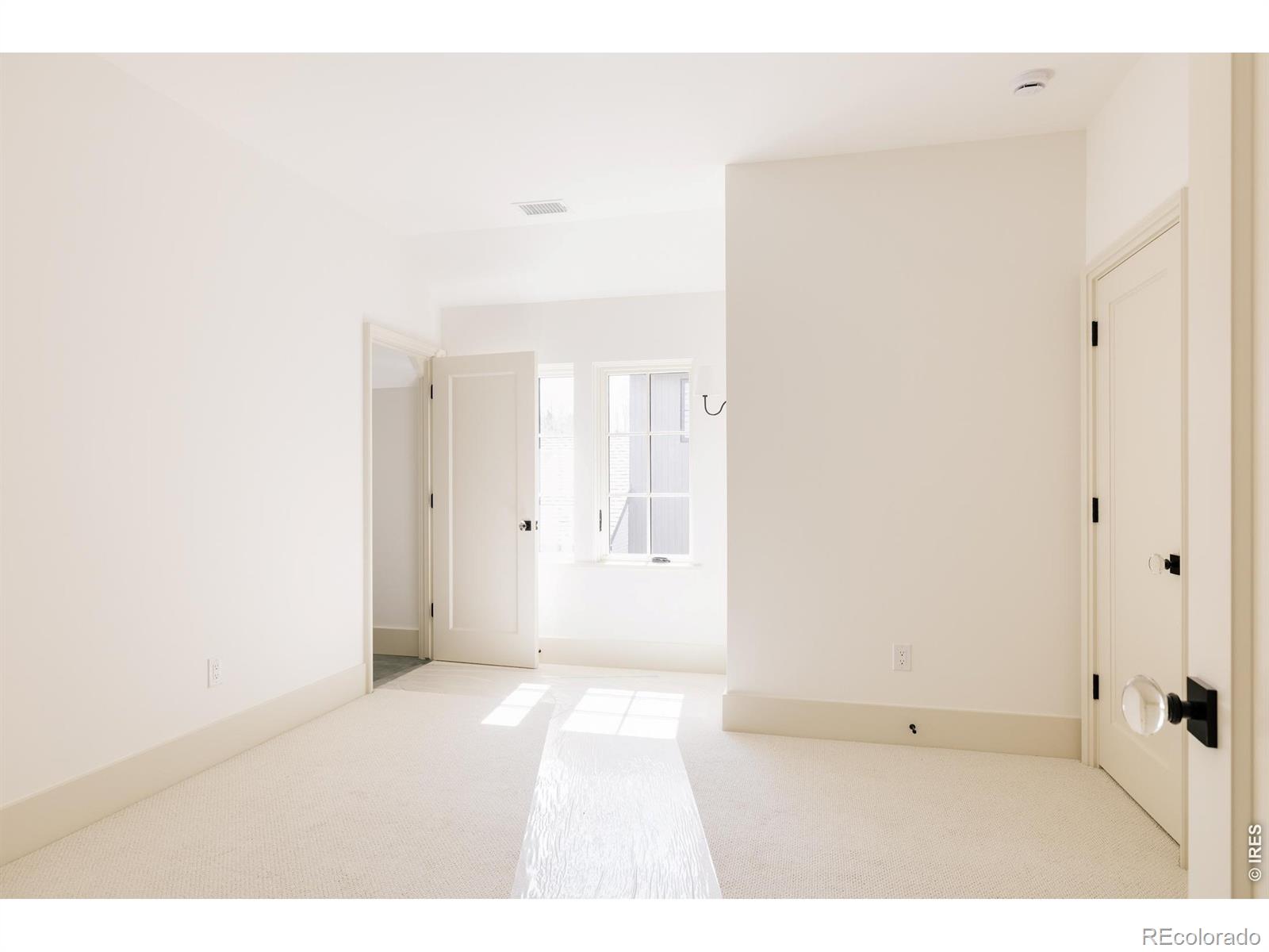 MLS Image #21 for 858 s saint paul street,denver, Colorado