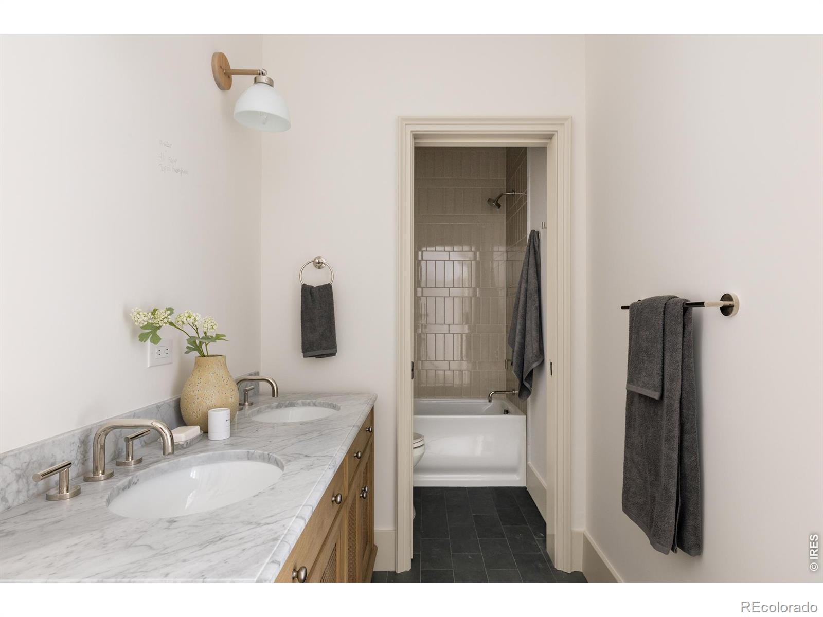 MLS Image #22 for 858 s saint paul street,denver, Colorado