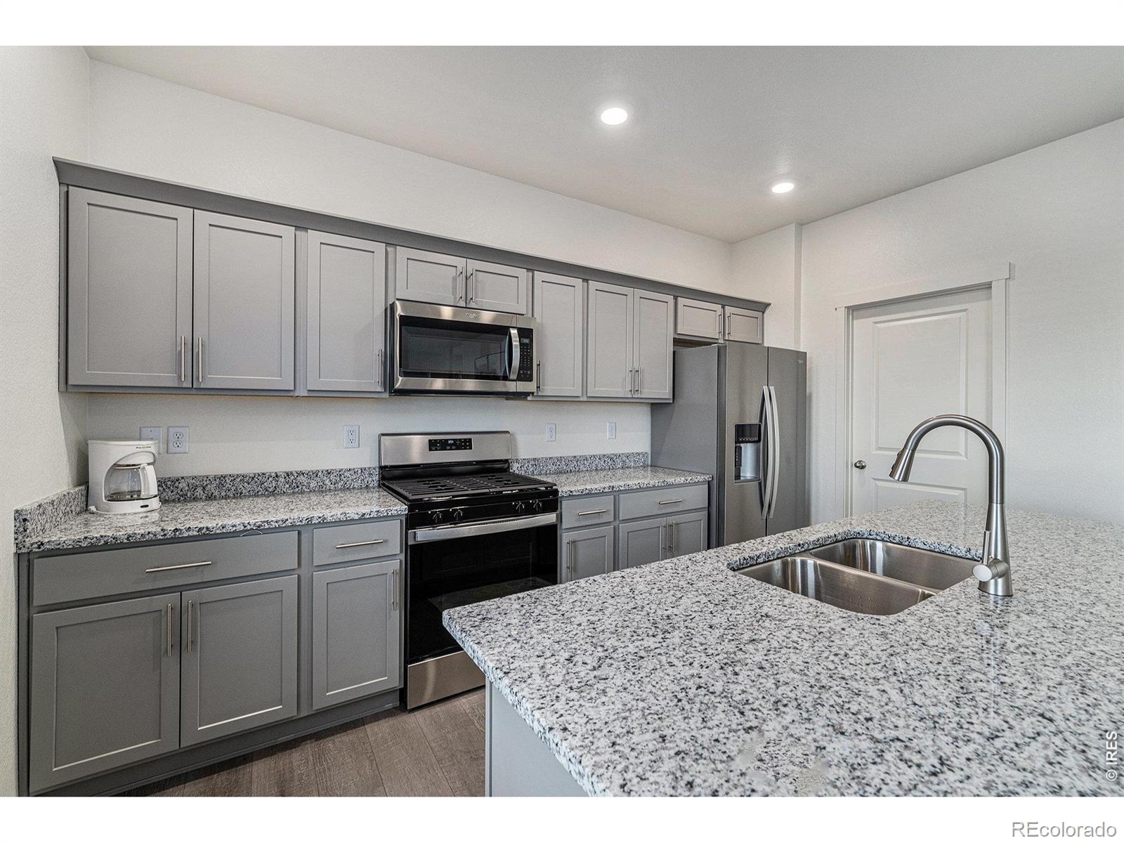 MLS Image #5 for 439  bluebird road,johnstown, Colorado