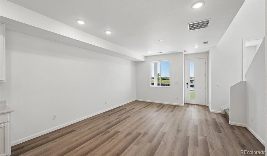 MLS Image #3 for 24111 e 30th place,aurora, Colorado