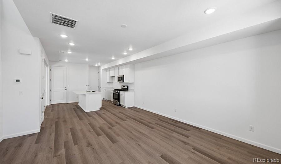 MLS Image #4 for 24111 e 30th place,aurora, Colorado