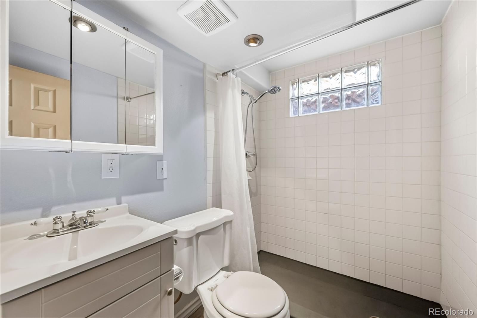 MLS Image #17 for 600 e 78th place,denver, Colorado