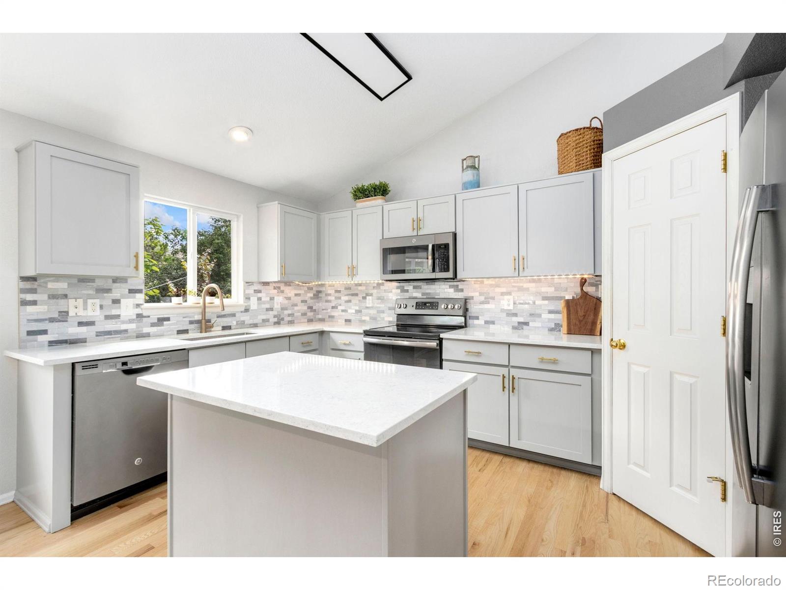 MLS Image #7 for 603  kim drive,fort collins, Colorado