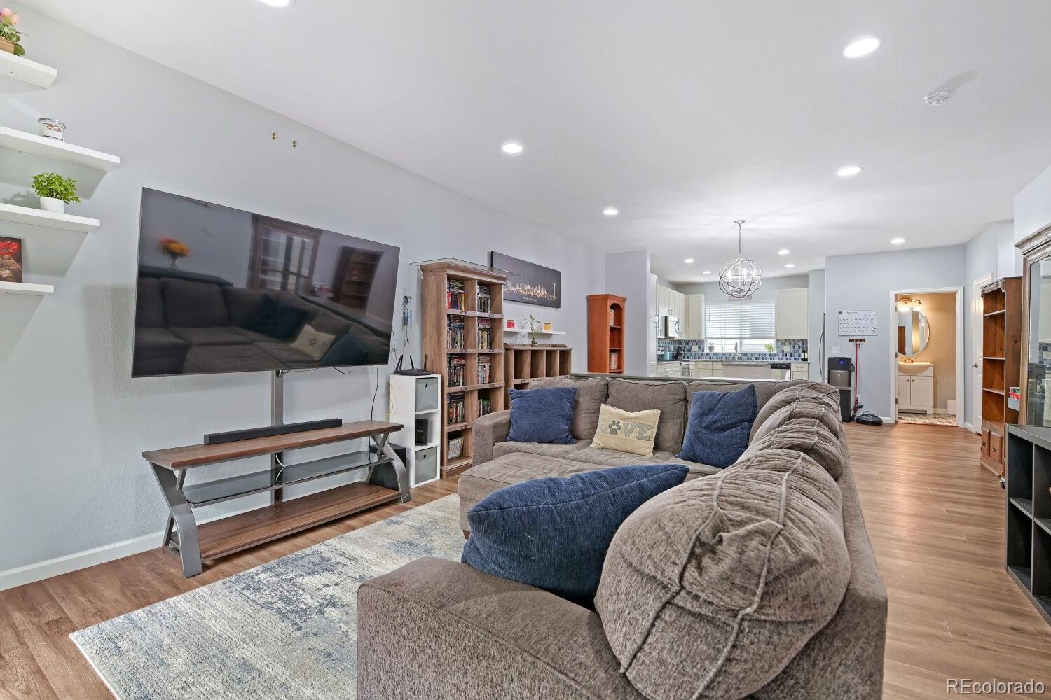 MLS Image #4 for 11250  florence street,commerce city, Colorado