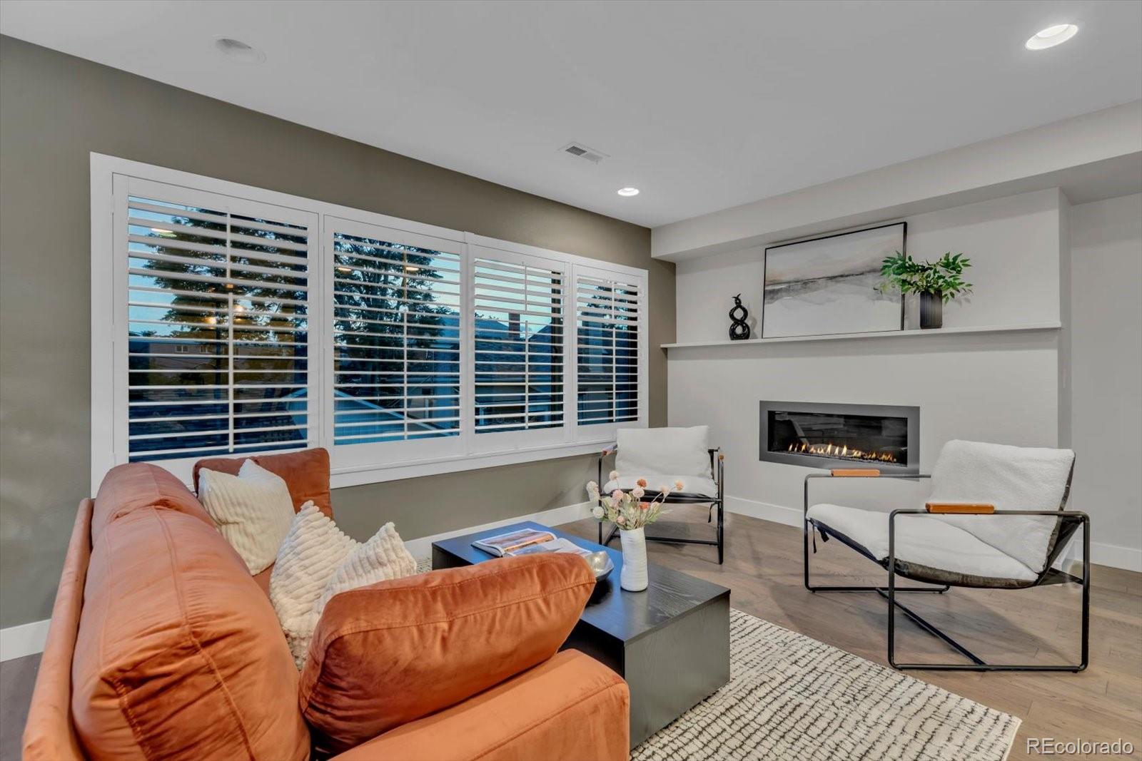 MLS Image #2 for 34 s lincoln street,denver, Colorado
