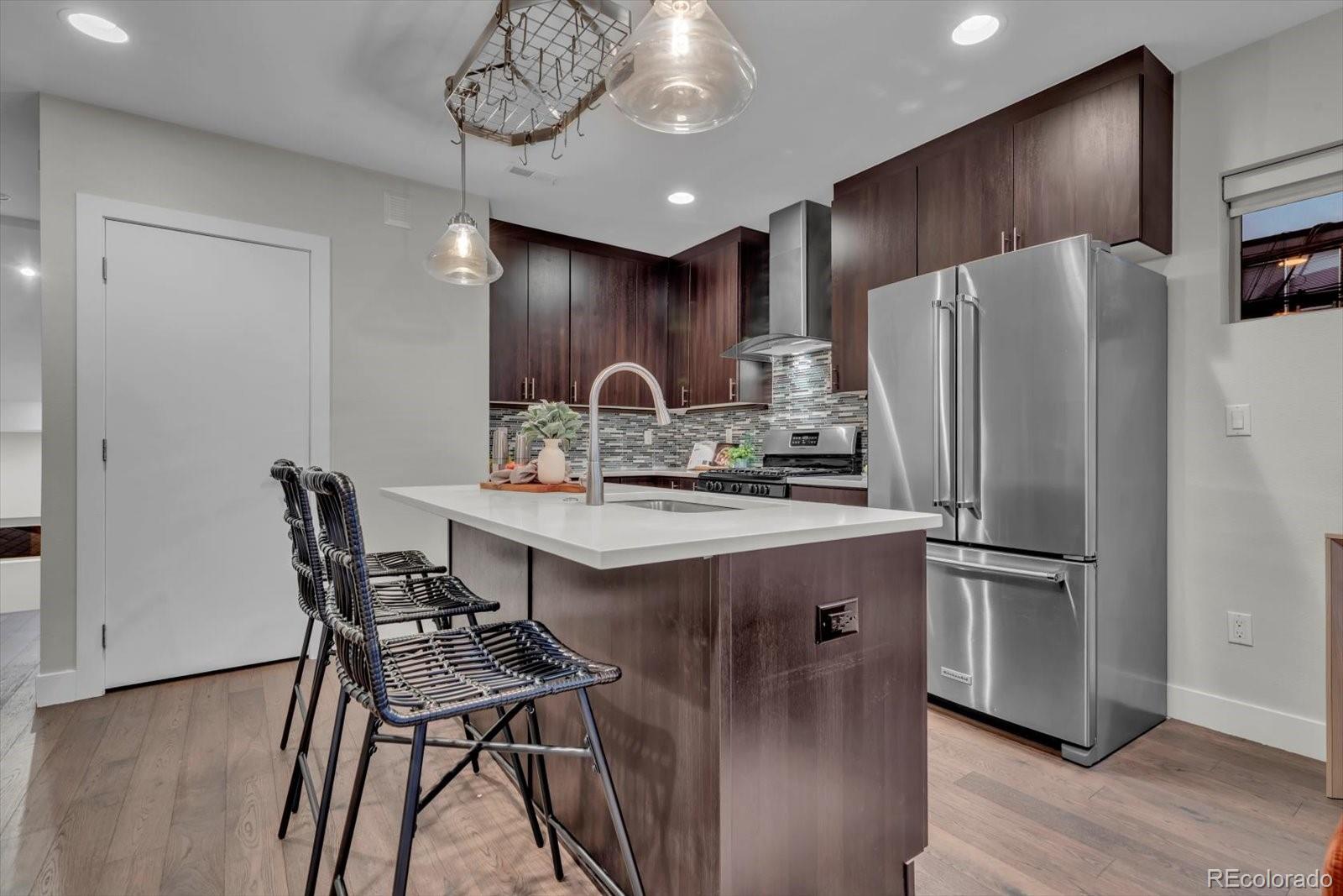 MLS Image #4 for 34 s lincoln street,denver, Colorado