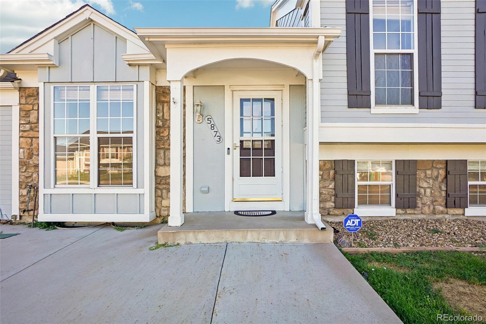 MLS Image #3 for 5873 s nepal street,aurora, Colorado
