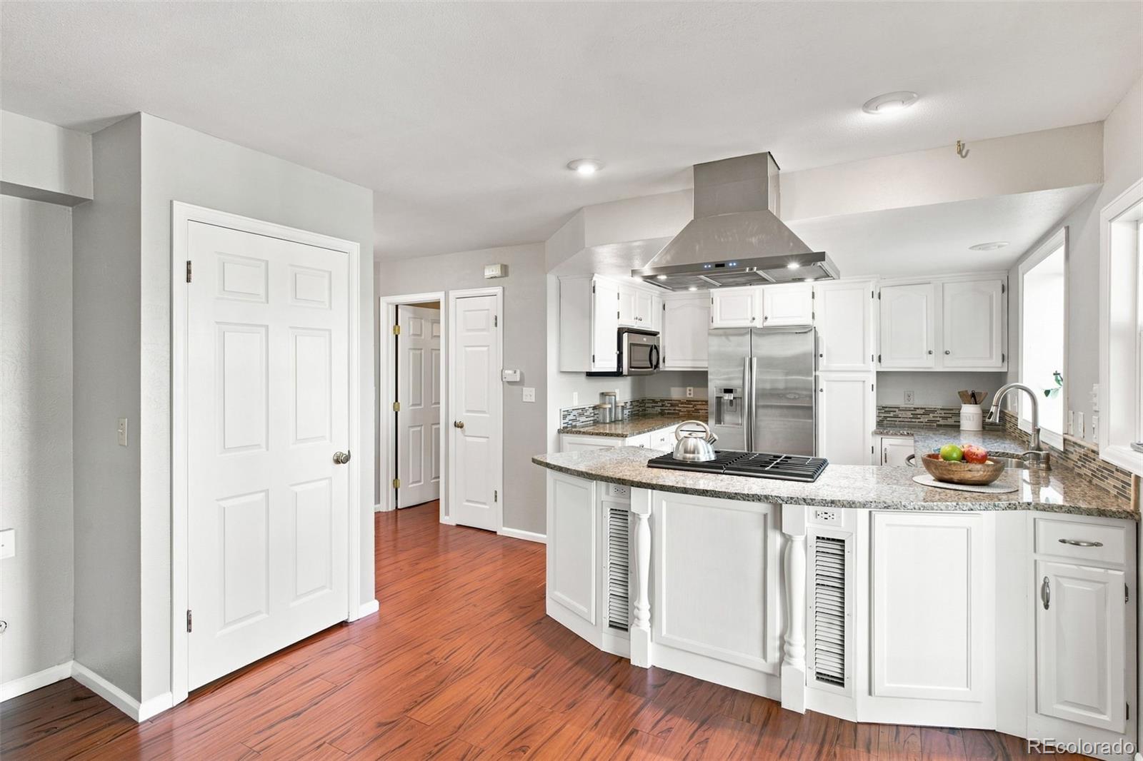 MLS Image #2 for 10227 w roxbury avenue,littleton, Colorado
