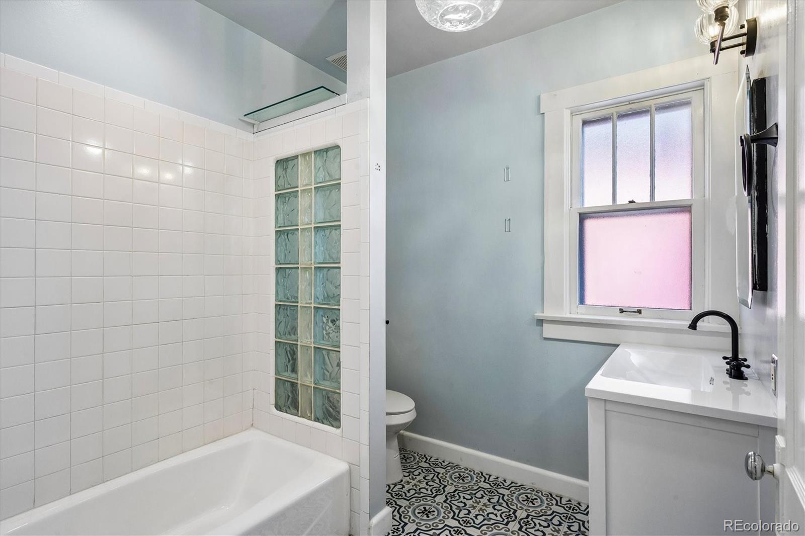 MLS Image #14 for 1122  fillmore street,denver, Colorado