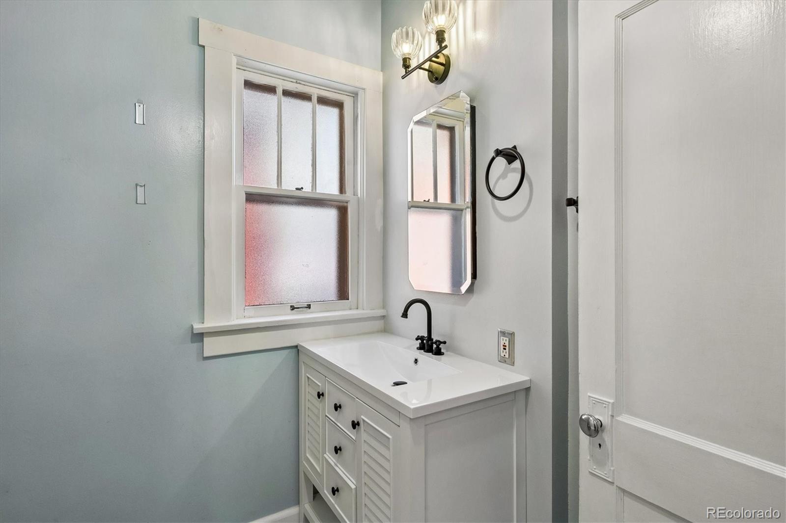 MLS Image #15 for 1122  fillmore street,denver, Colorado