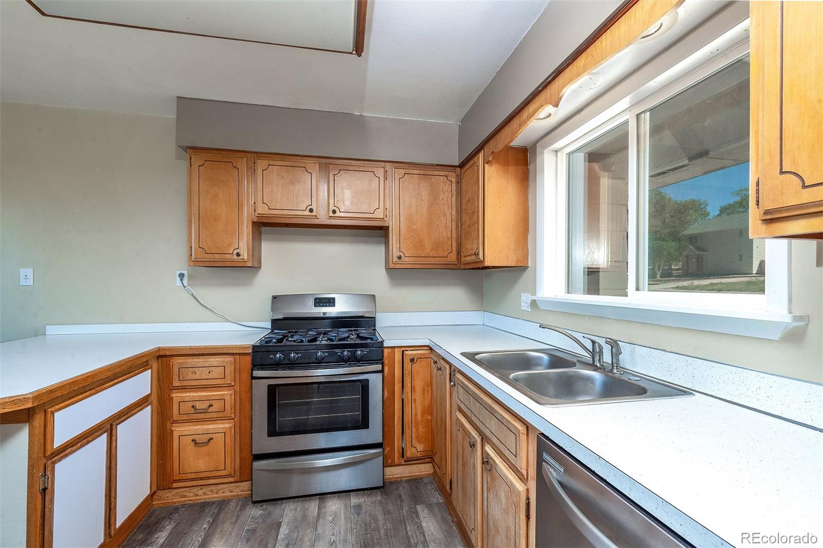 MLS Image #5 for 1443  acacia drive,colorado springs, Colorado