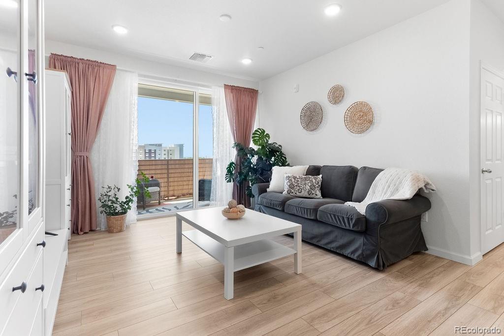 MLS Image #5 for 6153 n ceylon street,denver, Colorado