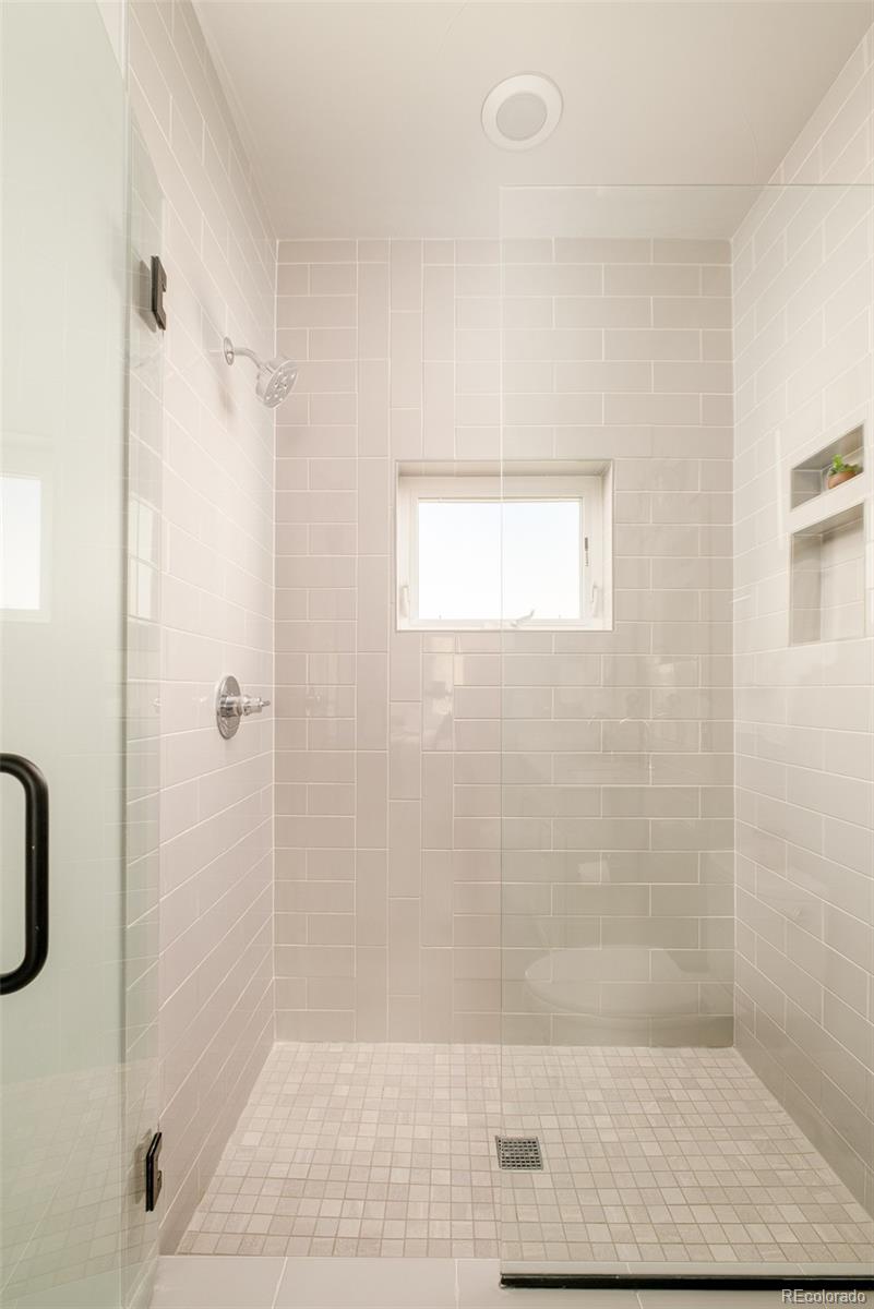 MLS Image #22 for 7035 e 38th avenue 2,denver, Colorado