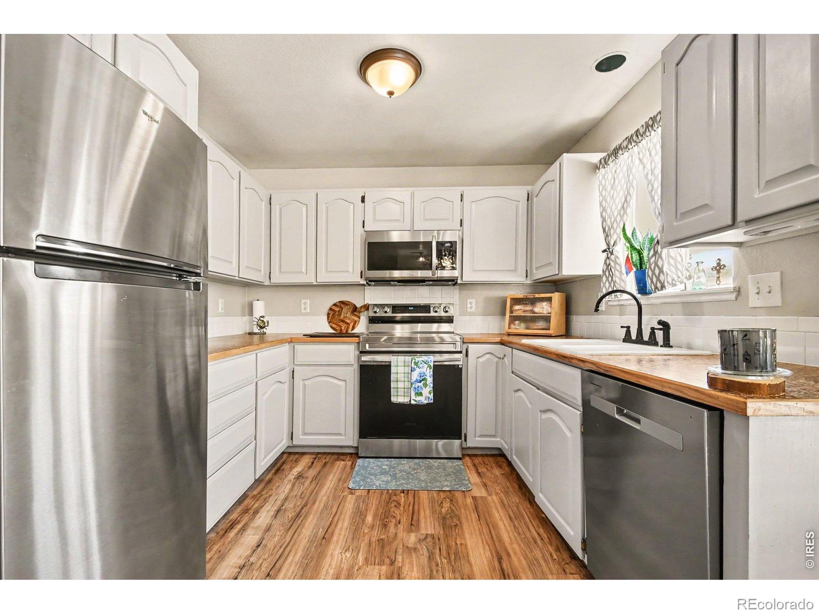 MLS Image #6 for 1210  country acres court,johnstown, Colorado