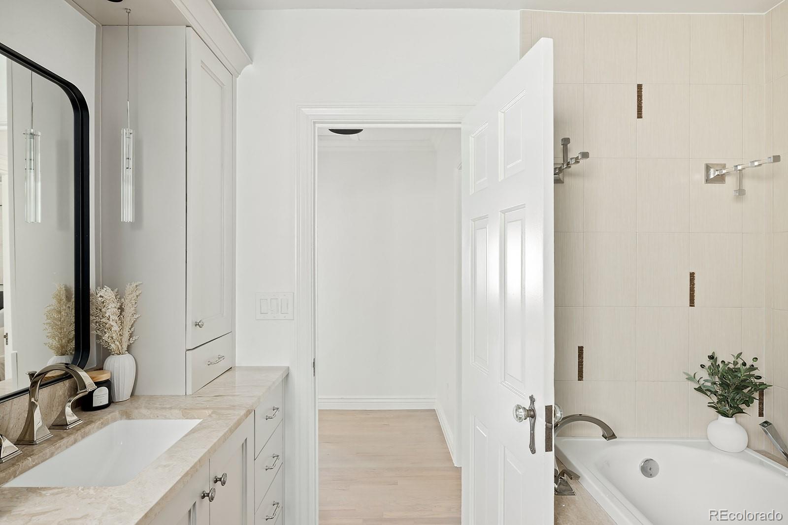 MLS Image #24 for 345  dahlia street,denver, Colorado